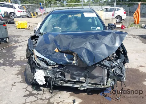 2015 Toyota Corolla Le Plus z USA, uszkodzony, nr VIN 2T1BURHE1FC280933